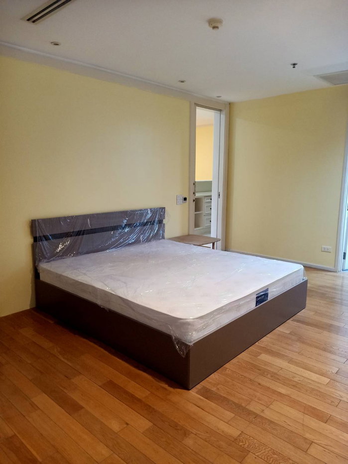 รูป Condo for RENT : The Legend Saladaeng  (Pet allowed) size  110 sqm. 2 Bed /2 Bath (Bathtub)  /Corner room/ Balcony /Garden View   2nd  floor  - รูปที่ 12/18