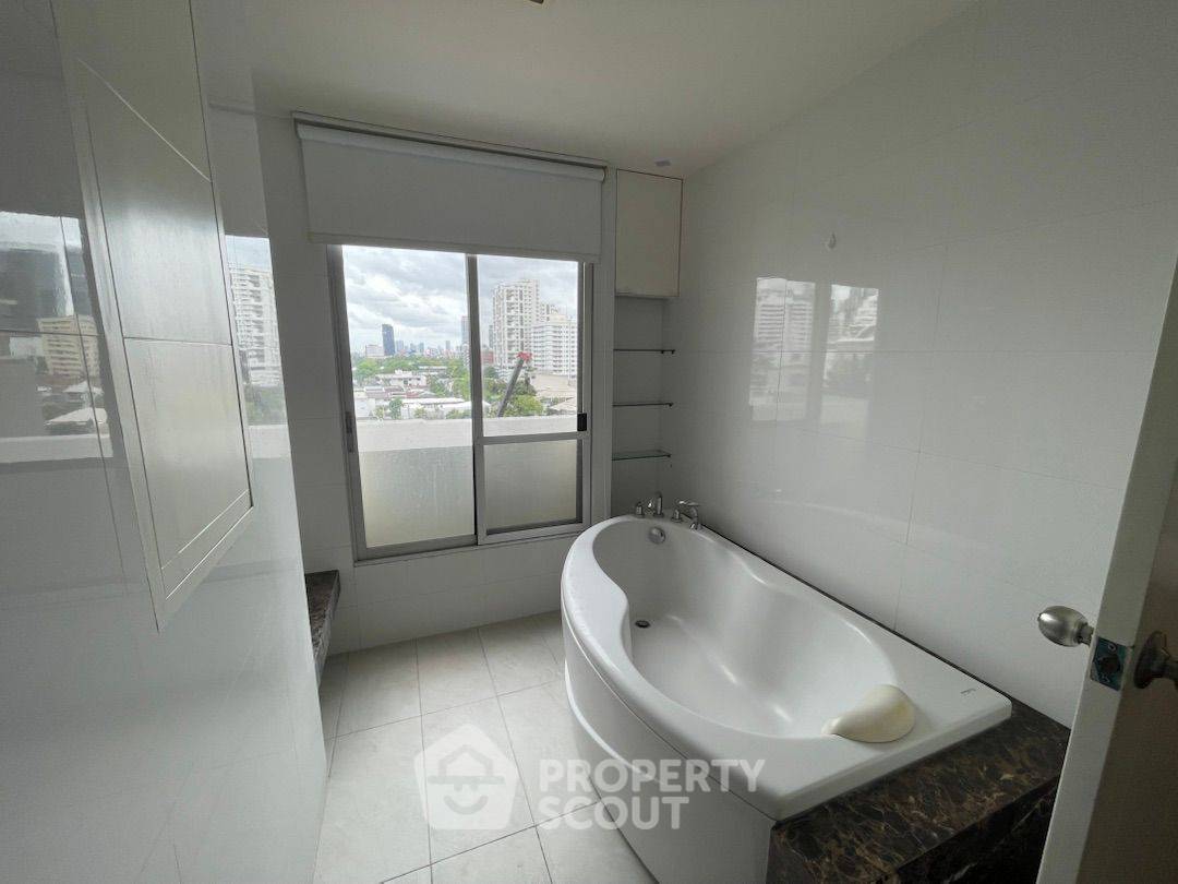 picture 2-BR Condo at Newton Tower Condominium near BTS Nana (ID 2974575) - 7/7