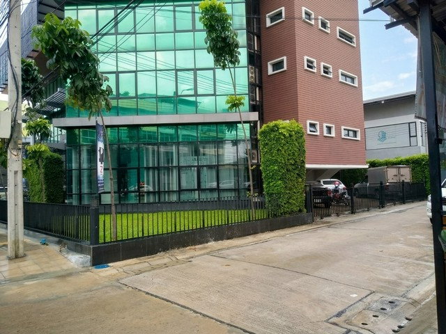 รูป HR3482เช่าอาคารพาณิชย์ 4 ชั้น หัวมุมคู้บอน 29 มีลิฟต์ พื้นที่ 1,700 ตรม. ที่จอดรถ 12 คัน ทำเลค้าขาย ใกล้รถไฟฟ้ารามอินทรา คู้บอน - รูปที่ 27/40