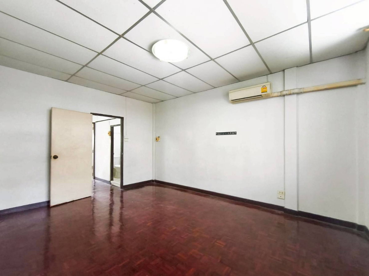 picture ⭐✨TH-012 Townhouse for Sale – Baan Sinpatthana 4✨⭐ - 17/20