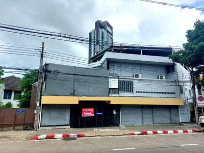 อาคารพาณิชย์ กรุงเทพมหานคร : ขายตึกแถว/โชว์รูมติดถนนพระราม 3 ทะลุสาทร สีลม นางลิ้นจี่ เพียงไม่กี่นาที!!