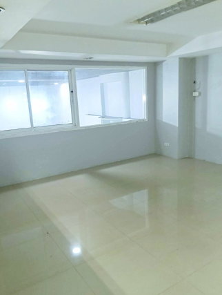 รูป BTSสะพานควาย 909ม. 34ตรว. ลดราคา40% โฮมออฟฟิศ 4.5ชั้น และโกดัง 304ตร.ม. ตลาดสดห้วยขวาง ทำเลรัชดา อินทามระ7-14 สุทธิสาร - รูปที่ 6/8