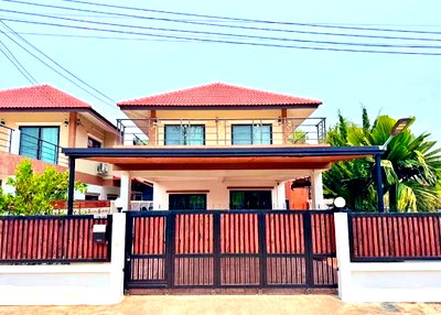 บ้านเดี่ยว เชียงใหม่ : ขายบ้านเดี่ยวหลังใหญ่ โซนสันกำแพง (ต้นเปา ใกล้แยกหลุยส์) เชียงใหม่ ใกล้โรงเรียนสันกำแพง (H468) T.0946511456