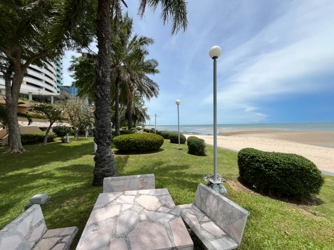 รูป คอนโด ติดชายทะเล ชะอำ มี Terrace ติดสวน ร่มรื่น รหัสแฟ้ม 60-00812 หรือ 28949-0001 ติดต่อคุณสุชาติ - รูปที่ 17/20