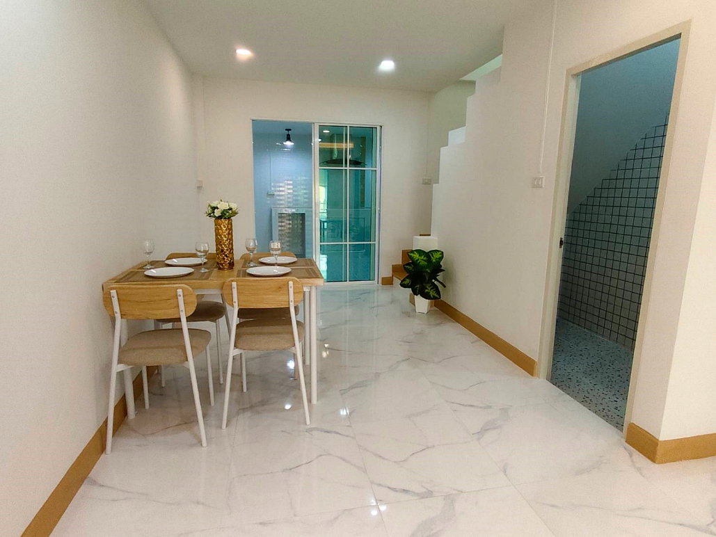 รูป บ้านสวย หลังริม มีเทอเรซหน้าบ้าน  #หมู่บ้านร่มเงาไม้ บางบัวทอง ถนนวัดลาดปลาดุก - รูปที่ 10/25