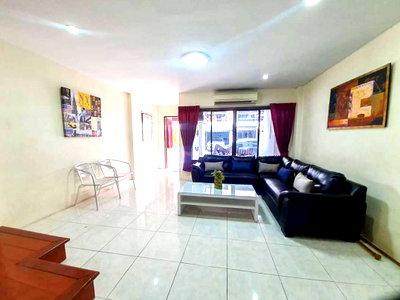Townhouses for rent Chonburi : 4 Bedroom Townhouse for Rent Pratumnak Hill Pattaya