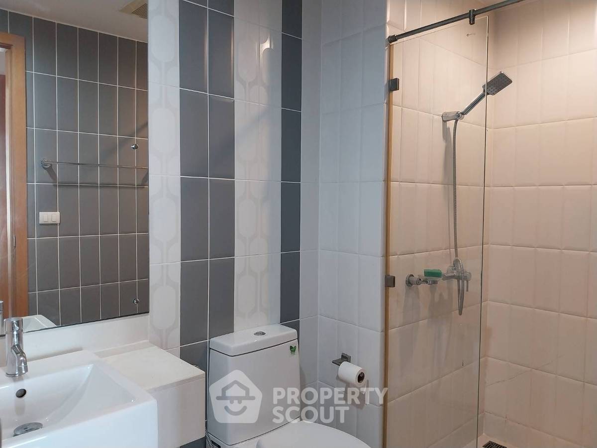 picture 1-BR Condo at Circle Condominium near MRT Phetchaburi (ID 2050735) - 2/5