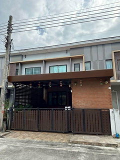 รูปภาพ ให้เช่า❗ ทาวน์โฮมรีโนเวทใหม่ 
เฟอร์ครบ พร้อมอยู่!**
📍 **หมู่บ้านเดอะคอนเนค 27 สวนหลวง-อ่อนนุช**
