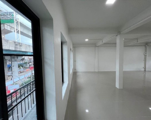 รูป ให้เช่าอาคารสำนักงาน 3 ชั้น 2 คูหา ตีทะลุ ริมถนนสุขสวัสดิ์ แยกบางประแก้ว ใกล้พระราม 2 /Renovate ใหม่ เหมาะเป็นสำนักงาน , คลีนิค , หน้าร้าน จดบริษัทได้ - รูปที่ 2/10