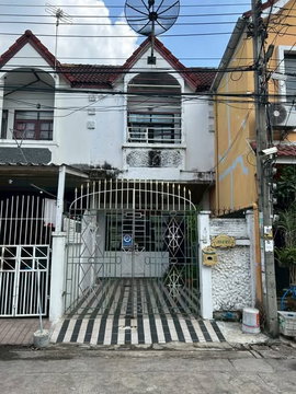 CS558 🏠 Ranee Village 5, Soi 2, 2-story townhouse for sale as is at a low price. Ideal for investors.