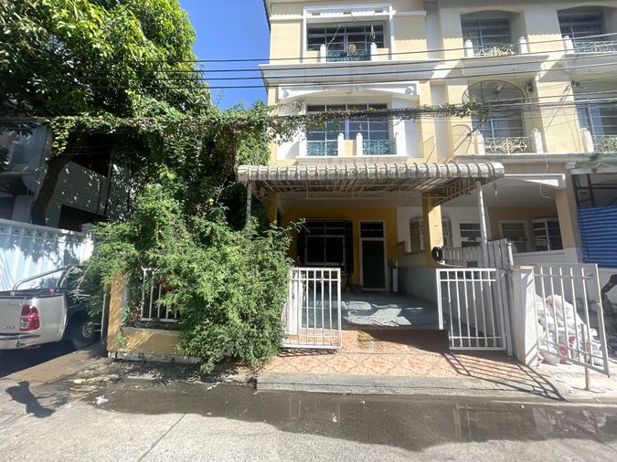 3-bed townhouse for sale, 32.4 sq wah, Grand Ville Onnnut 80