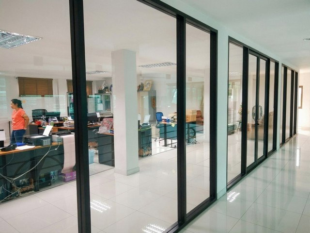 รูป HR3482เช่าอาคารพาณิชย์ 4 ชั้น หัวมุมคู้บอน 29 มีลิฟต์ พื้นที่ 1,700 ตรม. ที่จอดรถ 12 คัน ทำเลค้าขาย ใกล้รถไฟฟ้ารามอินทรา คู้บอน - รูปที่ 7/40