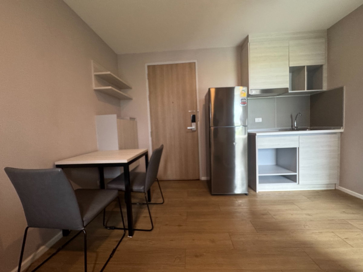รูป ให้เช่า ริลล์ คอนโด รังสิต  Rill Condo เฟอร์ไฟฟ้าครบ มีฮู้ดดูดควัน ใกล้สถานศึกษา เเละติดรถไฟฟ้า  - รูปที่ 9/17