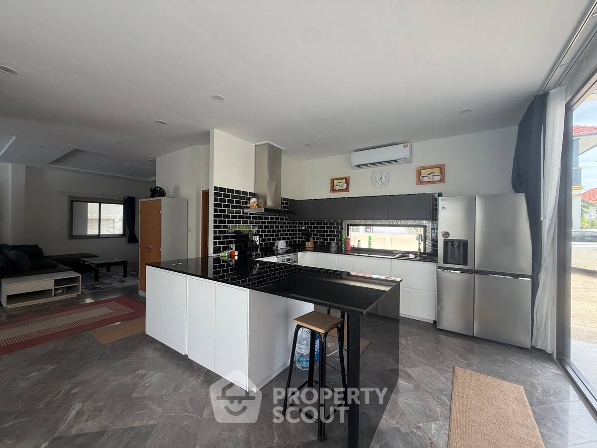 รูป บ้าน 3-ห้องนอน ที่ ปาล์ม เครสเซนต์ หัวหิน ใกล้ เดอะ เวเนเซีย (ID 2975087) - รูปที่ 2/19