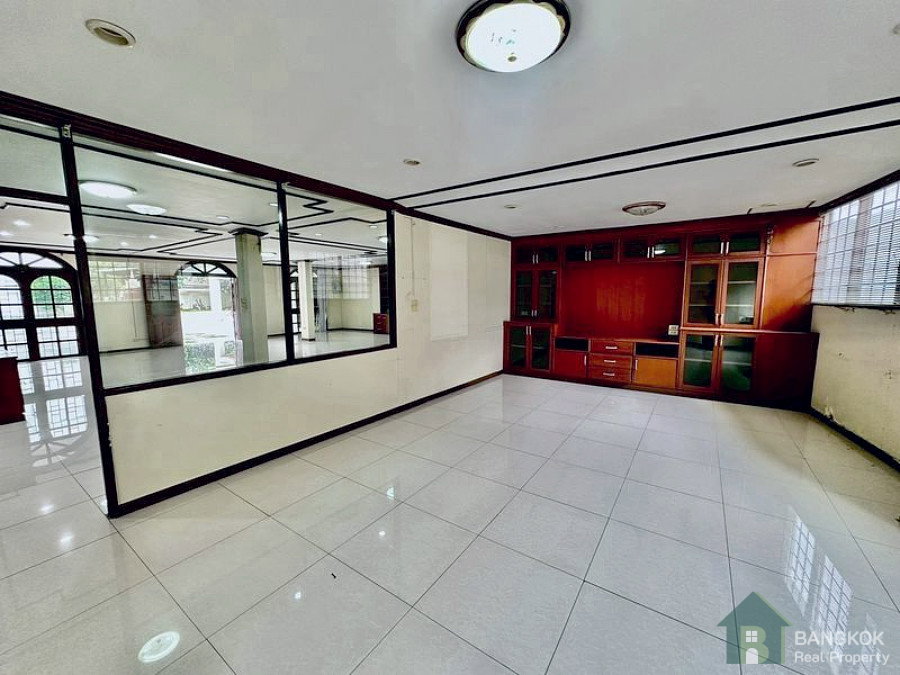 รูป ขายบ้านเดี่ยวขนาดใหญ่ 6 ห้องนอน l สุทธิสาร - รูปที่ 4/10