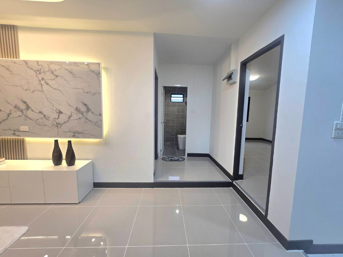 รูป บ้านเดี่ยว 1 ชั้น ตกแต่งรีโนเวทใหม่ พร้อมอยู่ วิว..หลังบ้านทุ่งนา หมู่บ้าน มีนบุรีการ์เด้นโฮม ถนนราษฎร์อุทิศ 48  ซอยย่อย10 แขวงแสนแสบ เขตมีนบุรี - รูปที่ 16/32