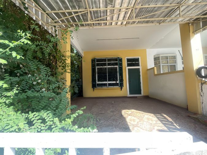 3-bed townhouse for sale, 32.4 sq wah, Grand Ville Onnnut 80