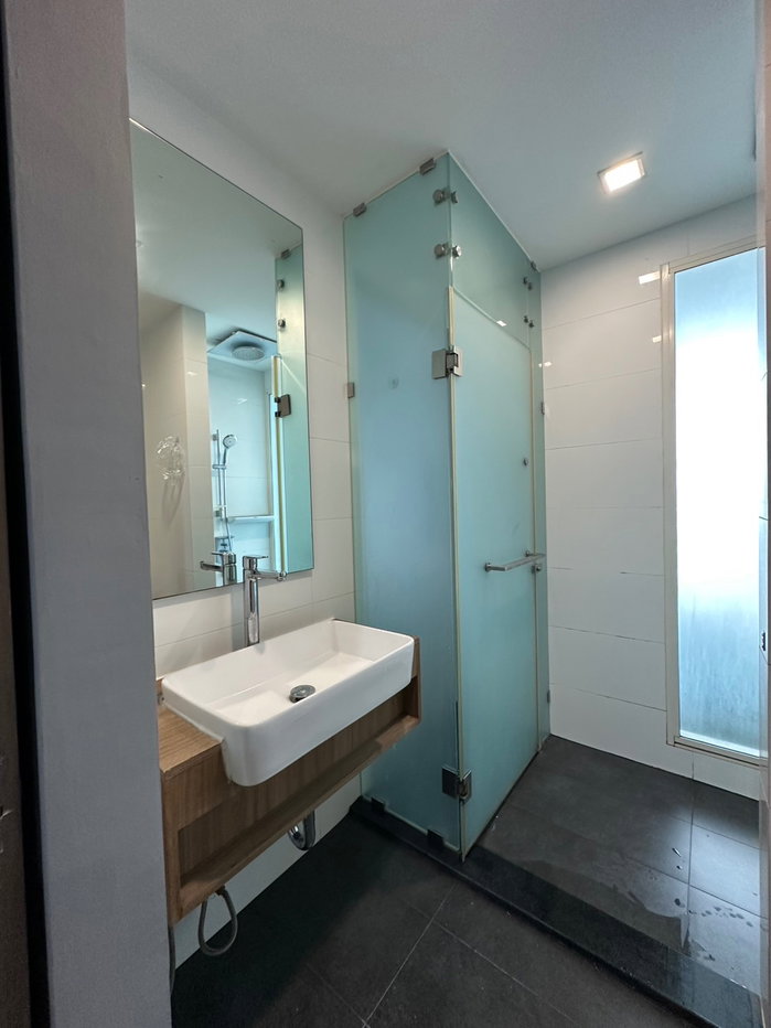 picture One bedroom 33 SQM A space ID Asoke-Ratchada near central Rama9 rent - 6/10