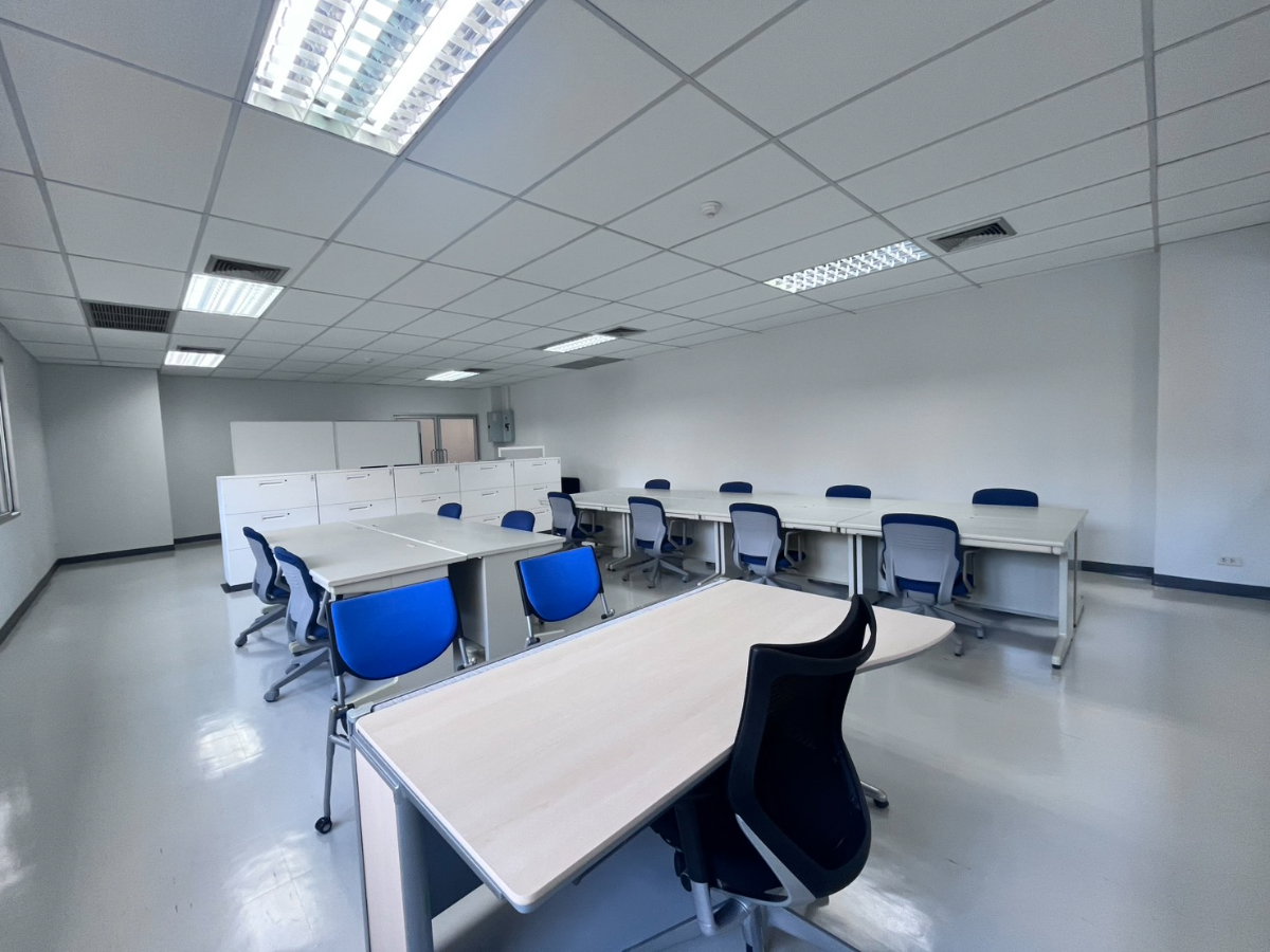 picture ðĒ YADA BUILDING READY-TO-MOVE-IN OFFICES Starting from only THB 70,000/month* - 2/8