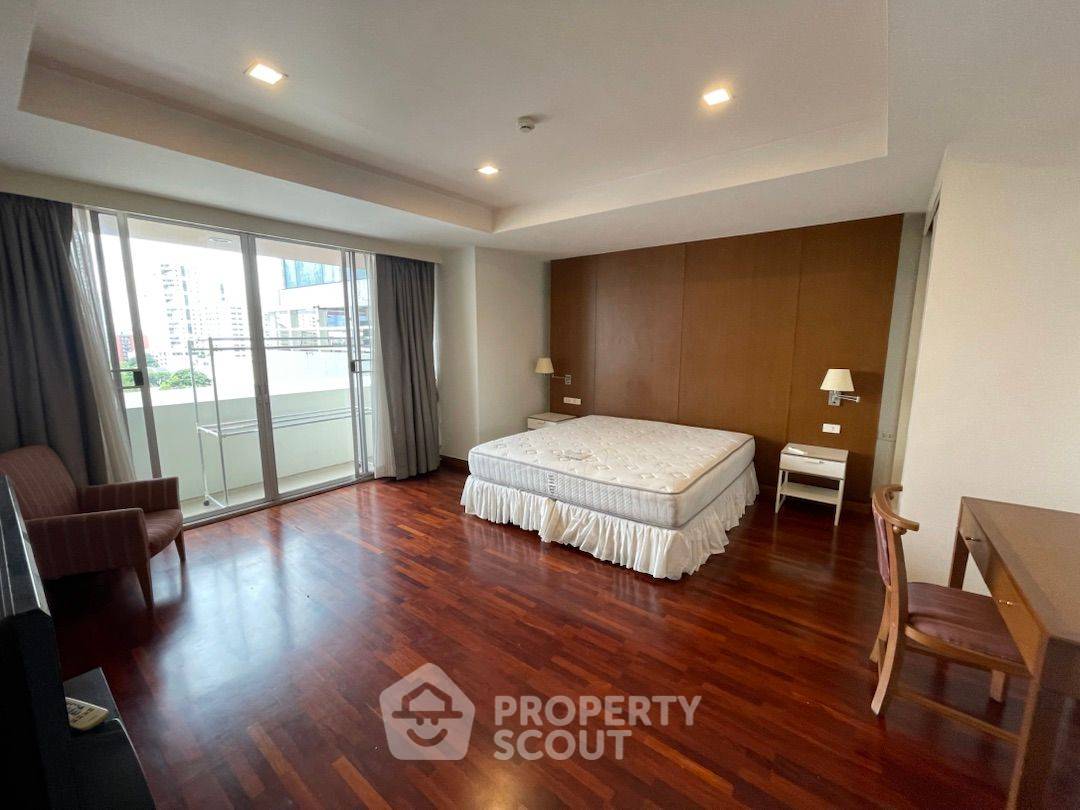 picture 2-BR Condo at Newton Tower Condominium near BTS Nana (ID 2974575) - 2/7