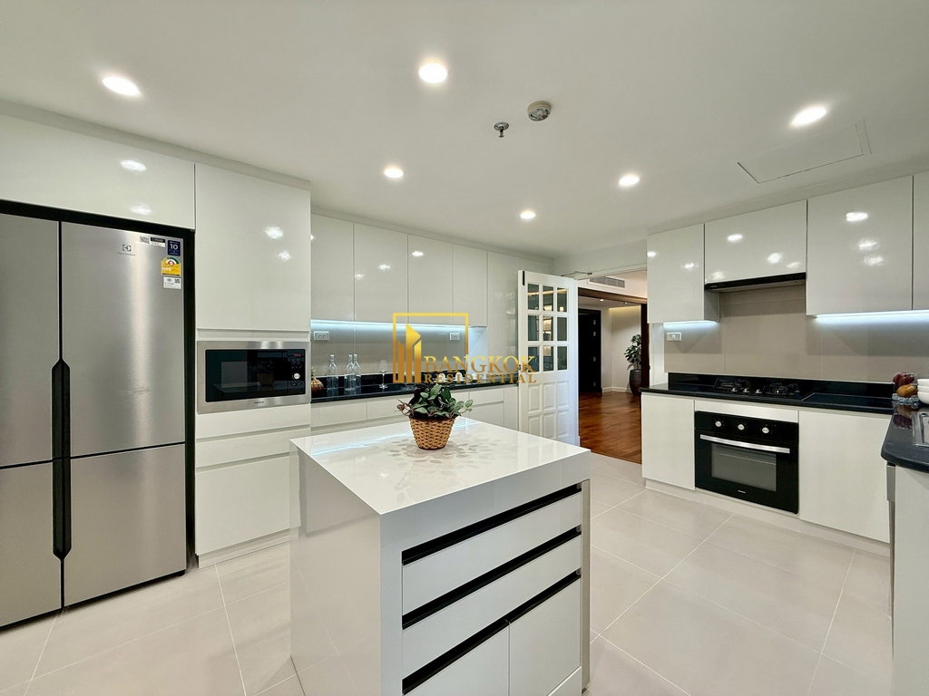 รูป Expansive 4 Bedroom Luxury Apartment For Rent in Asoke Area - BR21440AP - รูปที่ 11/44