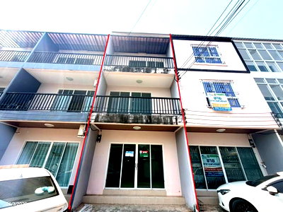 ทาวน์โฮม สวนสาธารณะหนองสิม อุดรธานี : ทาวน์เฮ้าส์ 18 ตร.วา เมืองอุดรธานี อุดรธานี 2.7M
