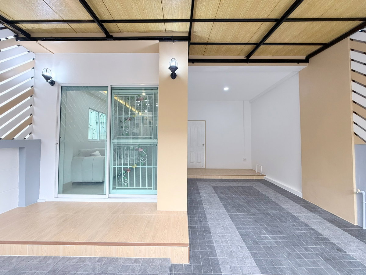 รูป ทาวน์เฮาส์2ชั้น ต้นซอย ตกแต่งรีโนเวทใหม่  ม.เพ็ญศิริ4 ซ.เลียบวารี 25/1  คู้ขวา หนองจอก หลังมุมนอก เฟอร์นิเจอร์พร้อมอยู่ - รูปที่ 7/40