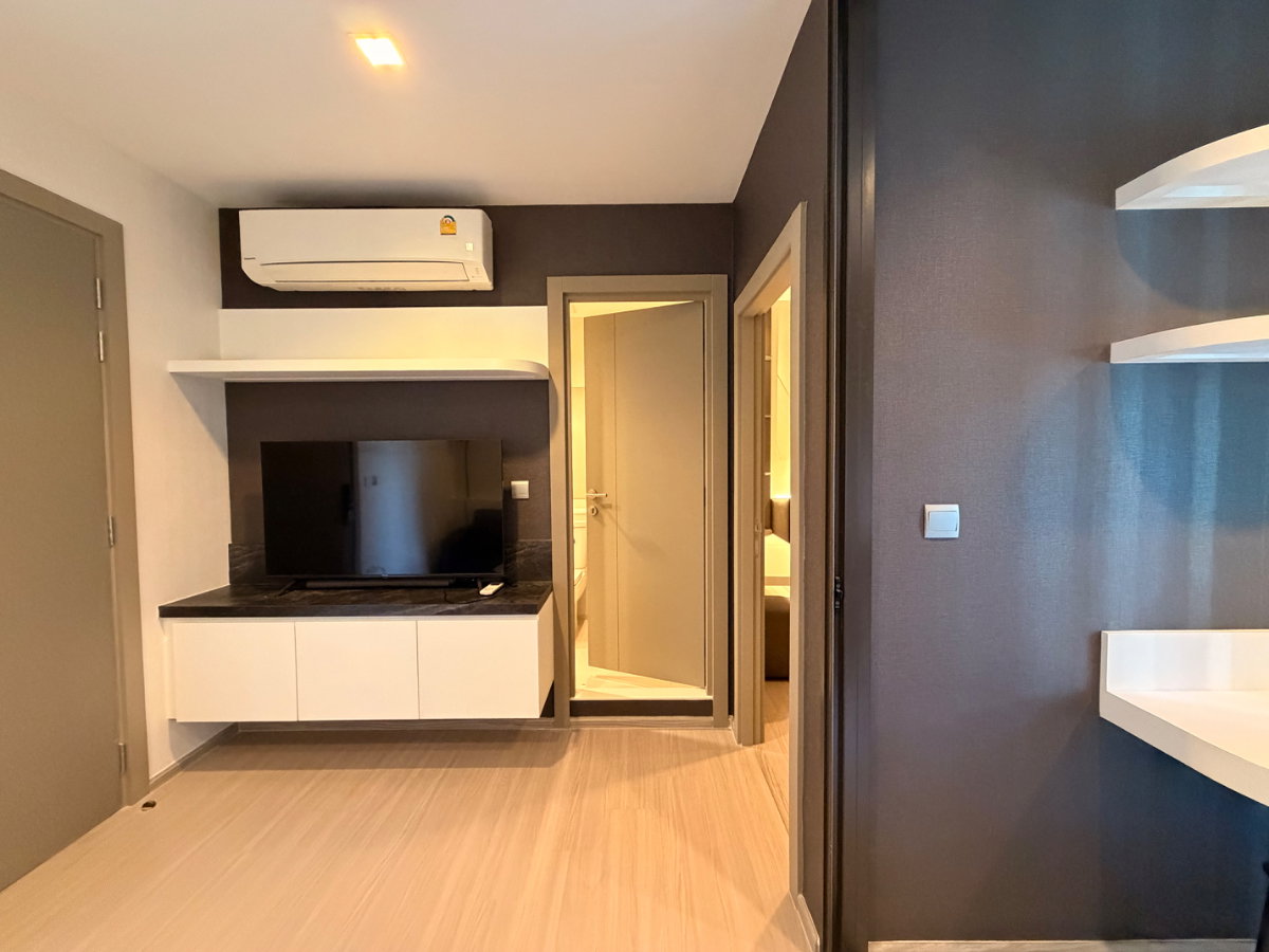 รูป 🍀Full Built-in ราคาดี ส่วนกลางปัง- Life asoke rama9 🍀 - รูปที่ 8/11