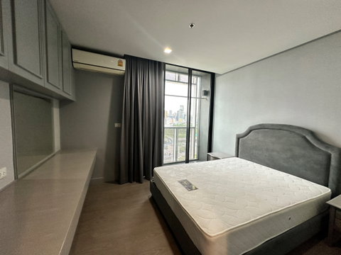 One bedroom 33 SQM A space ID Asoke-Ratchada near central Rama9 rent 