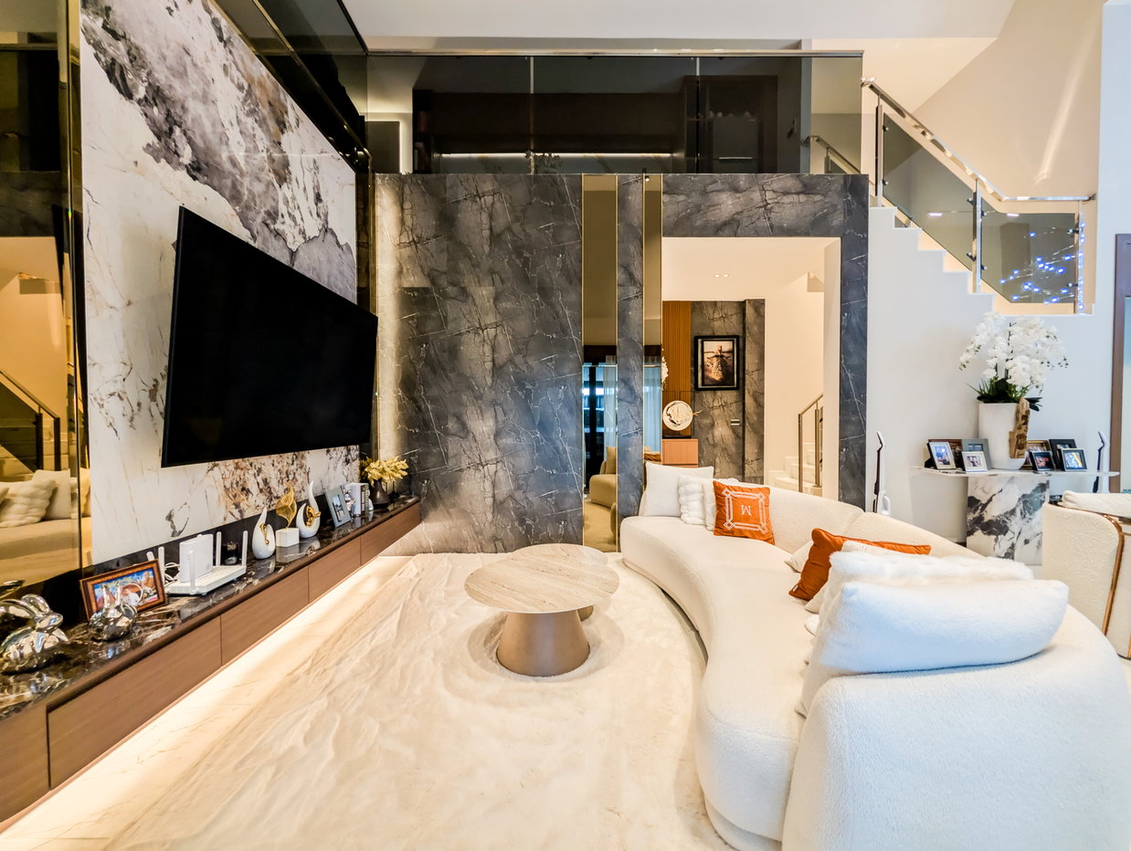 picture Luxury Pool Villa for Sale Thung Klom East Pattaya - 8/32