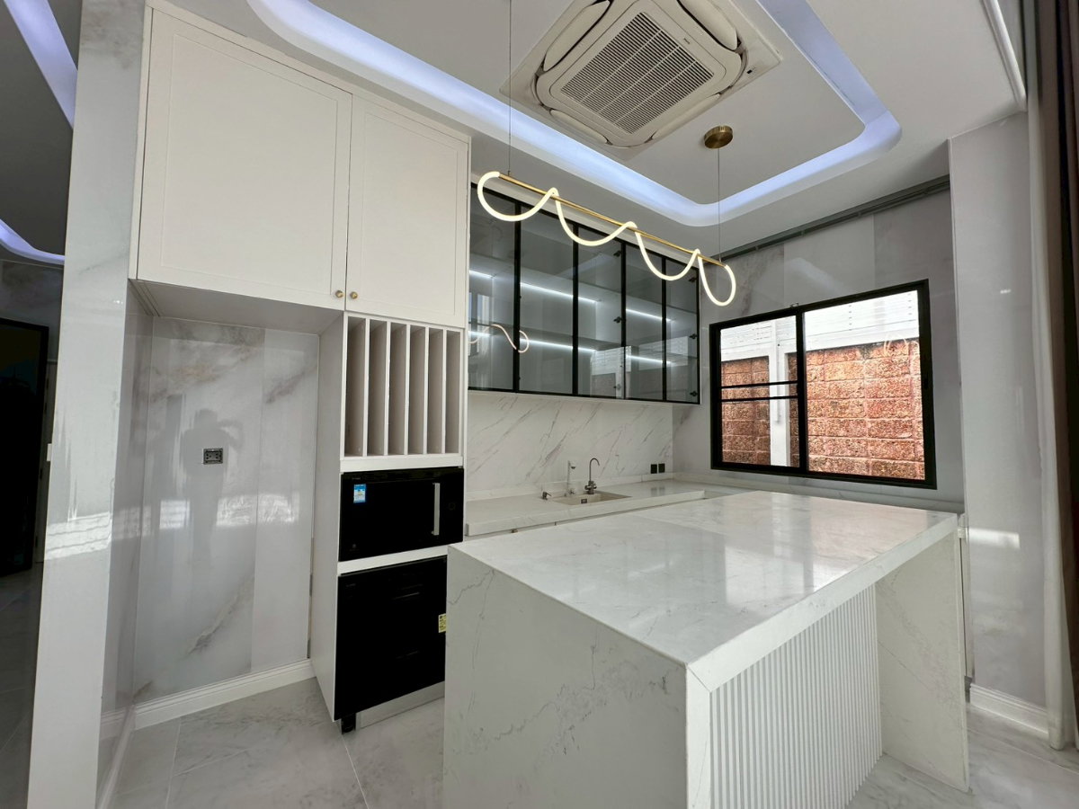 รูป บ้านเดี่ยว แกรนด์ บางกอก บูเลอวาร์ด ศรีนครินทร์ 140 ตร.ว. 5ห้องนอน ราคาคุ้มสุดสุด_BL194 - รูปที่ 9/29
