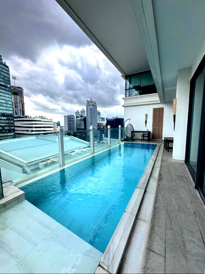 คอนโดให้เช่า : Condo with private pool unit for rent soi sukhumvit 39
