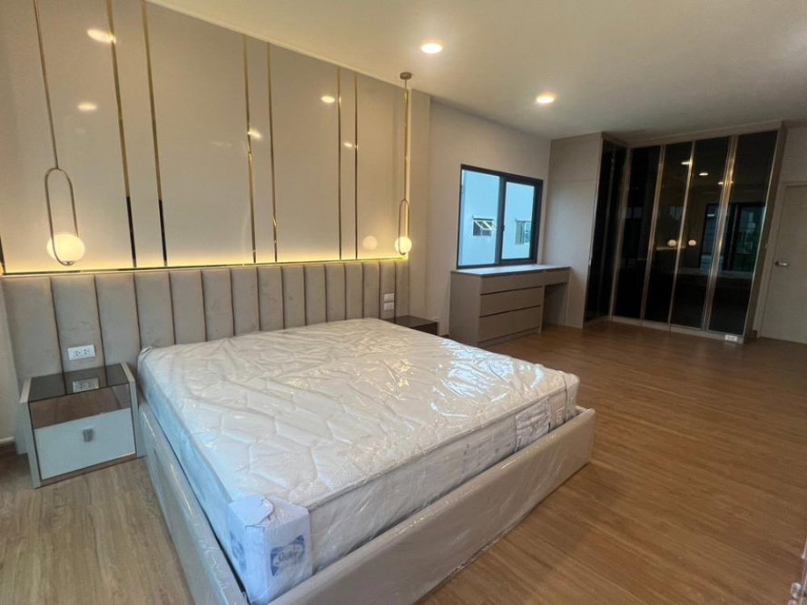 รูป ขาย เช่าบ้านเดี่ยว Centro Bangna ตกแต่ง Luxury ฟังก์ชั่นครบ พร้อมเข้าอยู่ ทำเลดีติด Mega บางนา - รูปที่ 8/22