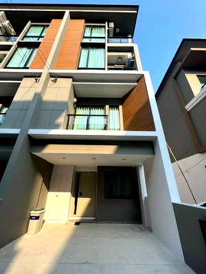 เช่าโฮมออฟฟิศ สนามบินดอนเมือง : 🏡✨ ให้เช่าโฮมออฟฟิศ 4 ชั้น — Premium Place พหลโยธิน–รามอินทรา 📍 ทำเลศักยภาพ ติดถนนเทพรักษ์ ใกล้รถไฟฟ้าสายสีเขียว และทางด่วน