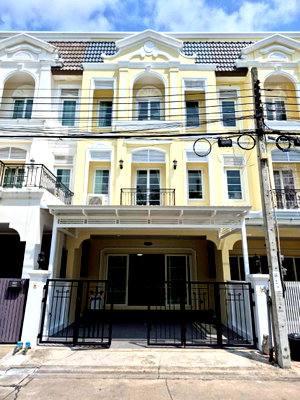 Townhouses for rent : For rent Urban sathorn ready to move