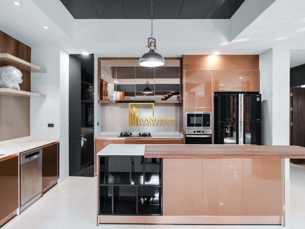 รูป Magnificent 5 Bedroom Pool Villa in Phra Khanong Area - BR28147SH - รูปที่ 6/23