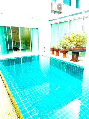 Houses for sale Suan Luang : 3-BR House at Noble Tara Pattanakarn near ARL Hua Mak (ID 2975672)