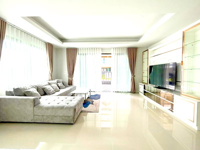 Houses for rent Chonburi : House for Rent Nong Pla Lai East Pattaya