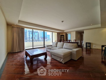 2-BR Condo at Somkid Gardens Condominium near BTS Chit Lom (ID 932774)