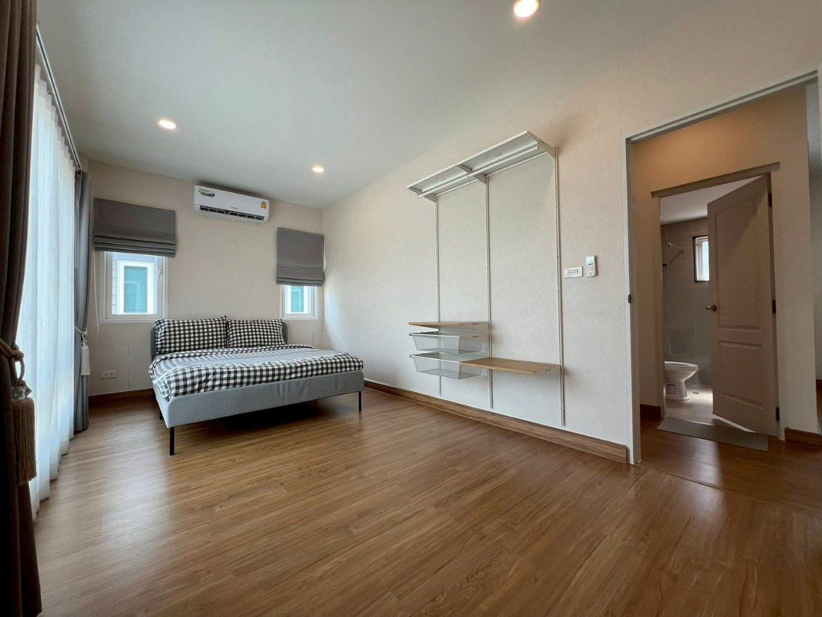 รูป 🏡 ให้เช่าบ้านเดี่ยวหรู Centro บางนา – วงแหวน 4 ห้องนอน 3 ห้องน้ำ ทำเลดีที่สุดในโครงการ ติดคลับเฮ้าส์ เดินเพียง 10 ก้าวถึง บ้านพร้อมอยู่ - รูปที่ 11/18