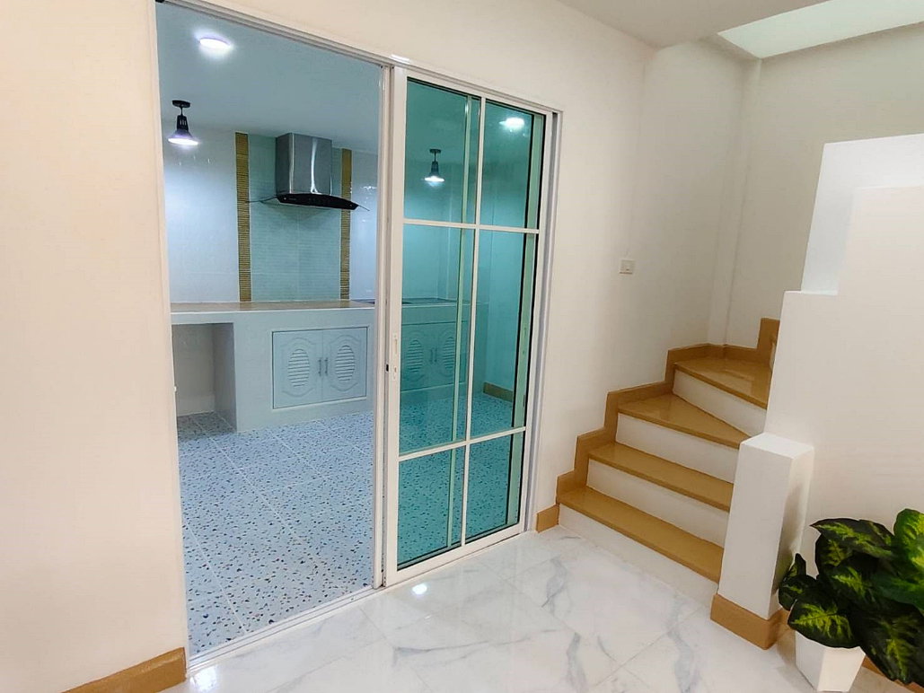 รูป บ้านสวย หลังริม มีเทอเรซหน้าบ้าน #หมู่บ้านร่มเงาไม้ บางบัวทอง ถนนวัดลาดปลาดุก - รูปที่ 12/25