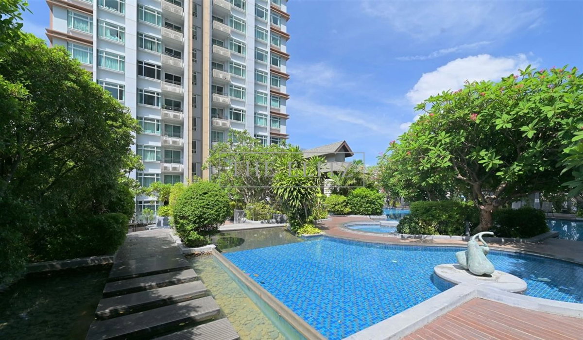 รูป ✨ Modern Urban Living at Its Best! Stunning Condo for Sale at Circle Condominium ✨ - รูปที่ 19/23