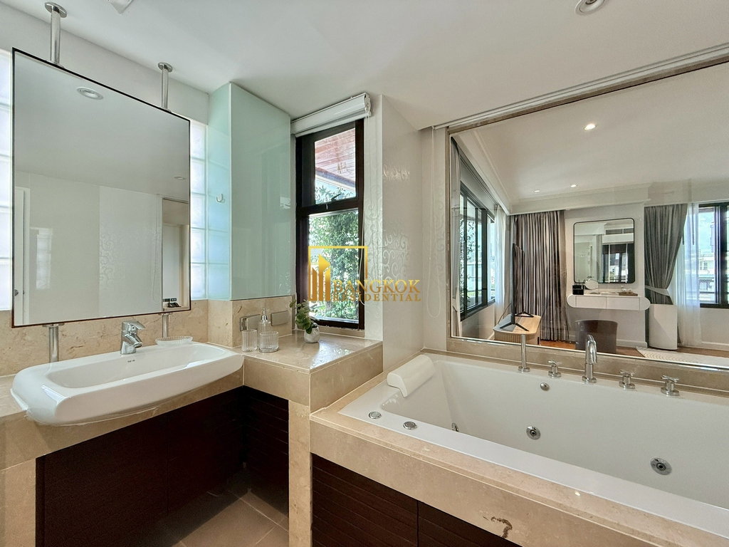 รูป Expansive 4 Bedroom Luxury Apartment For Rent in Asoke Area - BR21440AP - รูปที่ 17/44