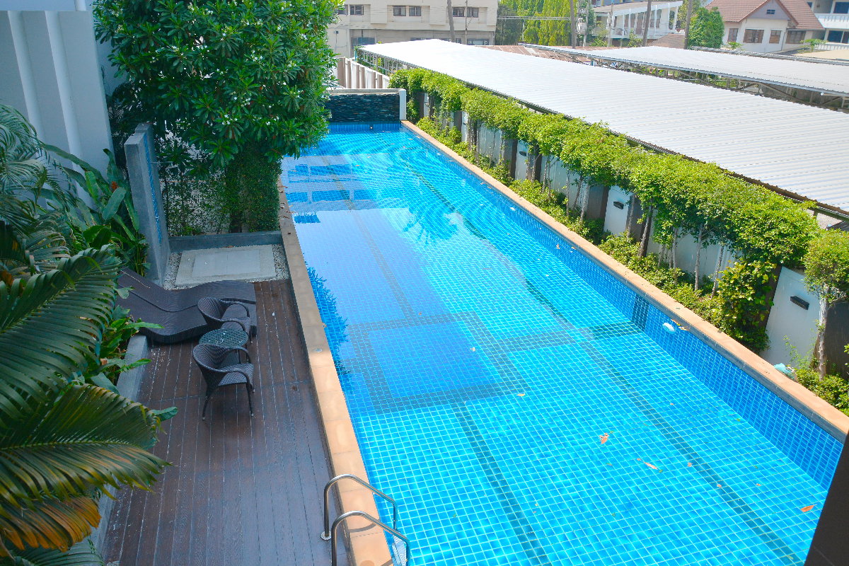รูป คอนโด ให้เช่า ใกล้ รพ. เชียงใหม่ เพียง 300 ม.ห้องมุม 34 ตรม. วิวสนามกอล์ฟ เฟอร์ครบ พร้อมอยู่ฟิตเนส สระว่ายน้ำ @One Plus สวนดอก 5  - รูปที่ 16/17
