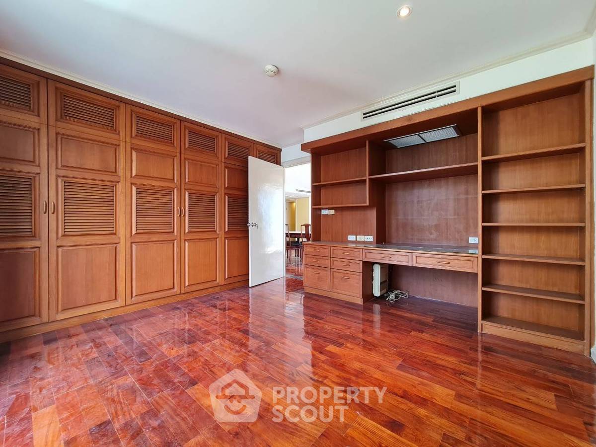 picture 2-BR Condo at Somkid Gardens Condominium near BTS Chit Lom (ID 932774) - 3/8