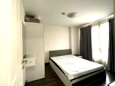 Condos for sale 700 Year Sports Arena Chiang Mai : Selling cheaper than market! D Viang Santitham condo , Chiang Mai. Tel: 098-9690236 (Janny)