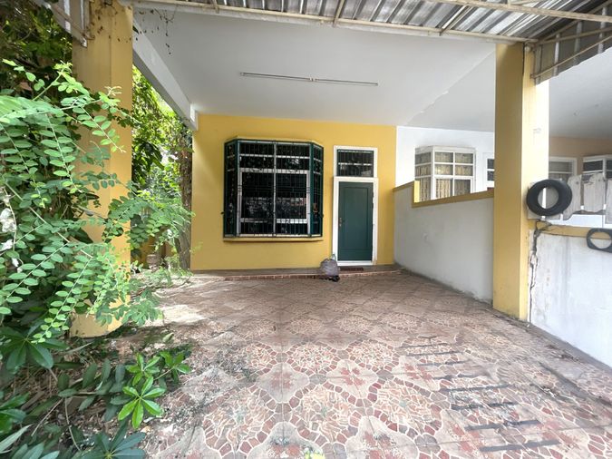 3-bed townhouse for sale, 32.4 sq wah, Grand Ville Onnnut 80