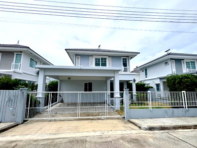 Houses for rent Bang Pu Industrial Estate : House for Rent in Villaggio 1 Srinakarin-Bangna