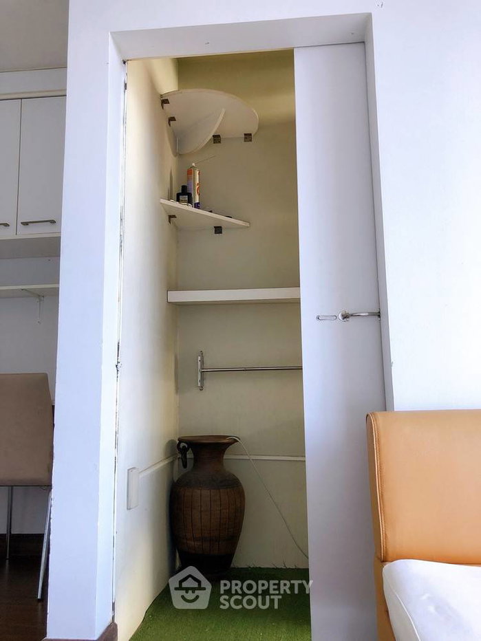 picture 1-BR 47 Sqm Condo In The Iris, Near ARL Hua Mak (ID 320509) - 2/16