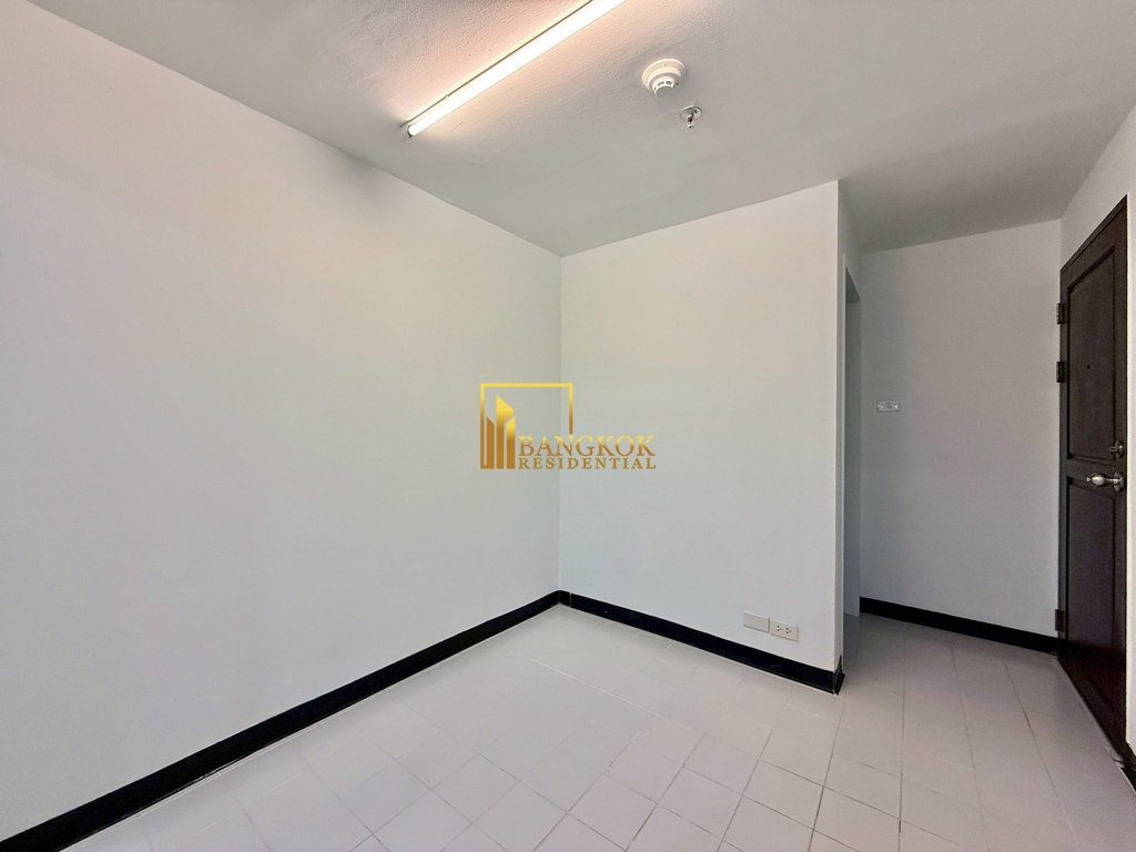 รูป Expansive 4 Bedroom Luxury Apartment For Rent in Asoke Area - BR21440AP - รูปที่ 30/44